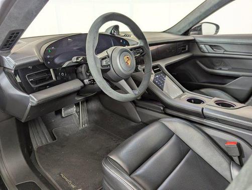 2024 Porsche Taycan GTS