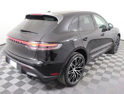 2025 Porsche Macan Base