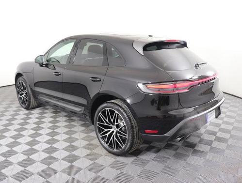 2025 Porsche Macan Base