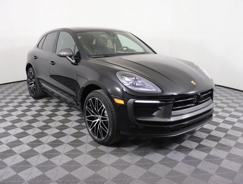 2025 Porsche Macan Base