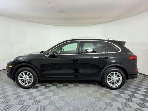 Black 2016 Porsche Cayenne Cayenne