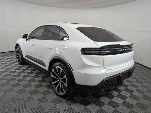 2024 Porsche Macan 4