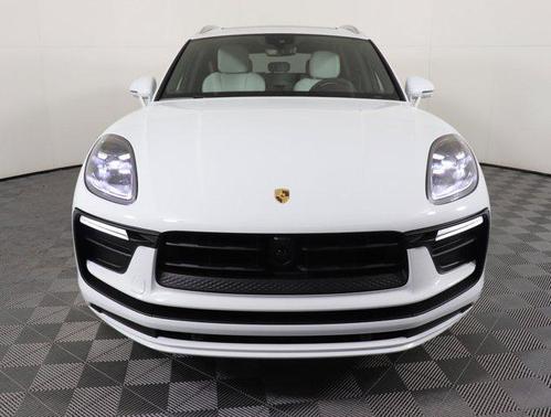 2025 Porsche Macan AWD