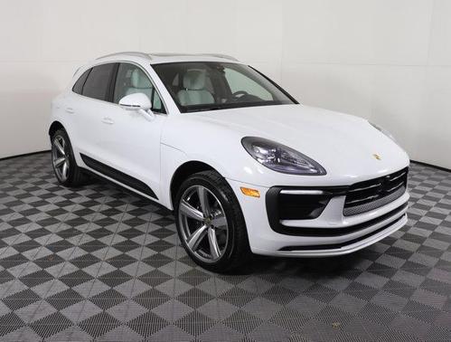 2025 Porsche Macan Base