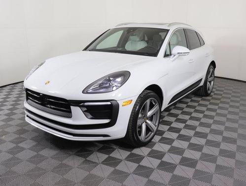 2025 Porsche Macan Base
