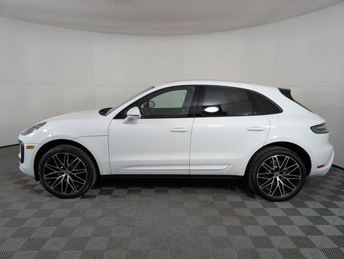 2026 Porsche Macan AWD