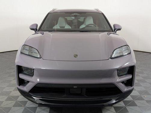 2024 Porsche Macan Turbo