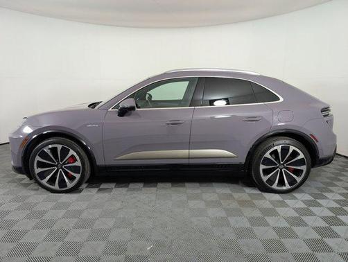 2024 Porsche Macan Turbo