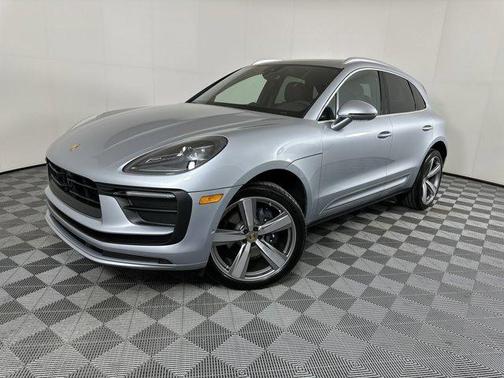 2025 Porsche Macan Base