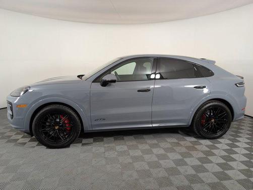 2025 Porsche Cayenne GTS