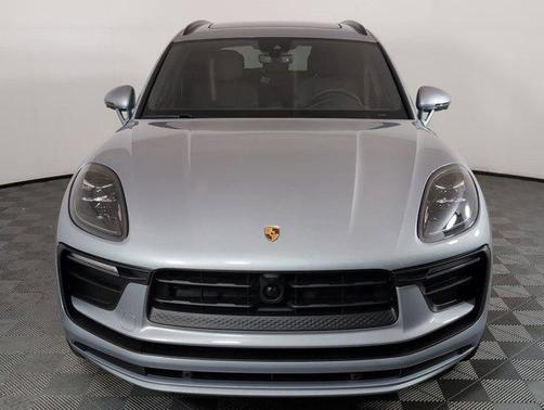 2025 Porsche Macan AWD