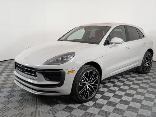 2025 Porsche Macan Base