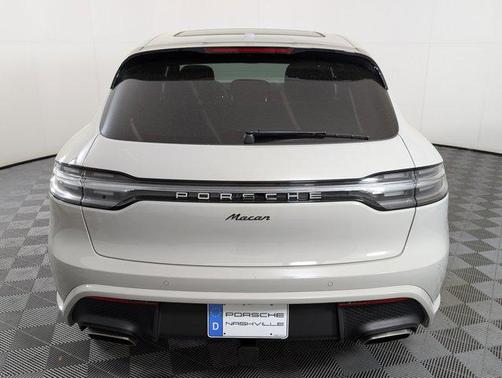 2025 Porsche Macan Base