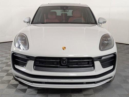 2026 Porsche Macan AWD