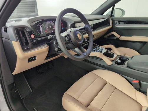 2025 Porsche Cayenne AWD