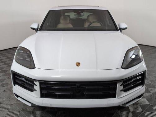 2025 Porsche Cayenne AWD