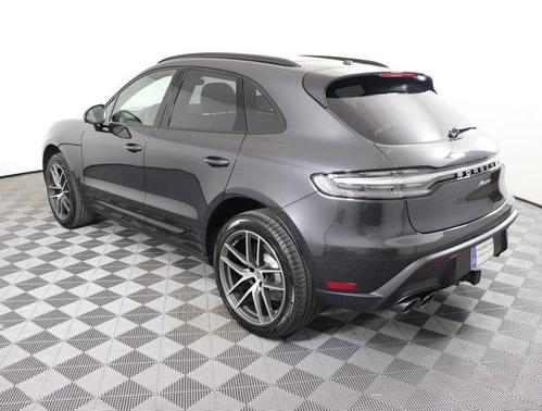 2025 Porsche Macan Base