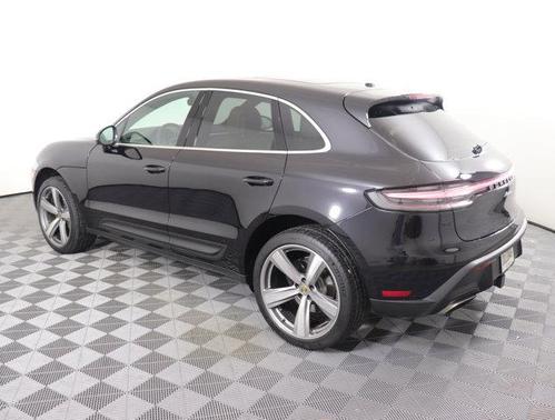 2025 Porsche Macan Base