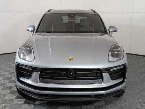 2026 Porsche Macan AWD