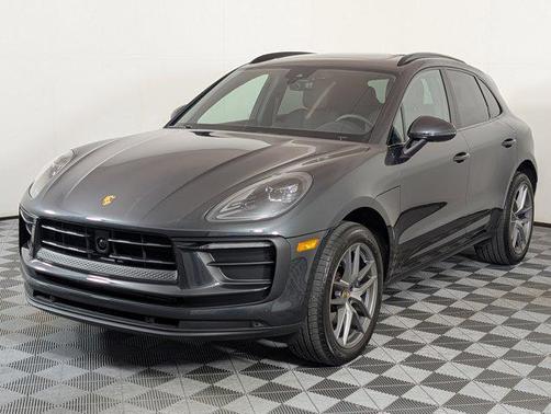 2025 Porsche Macan Base