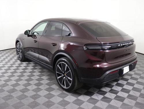 2025 Porsche Macan 4S