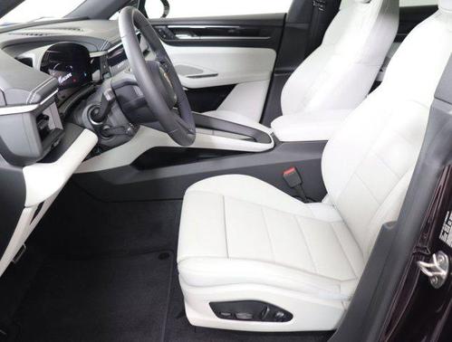 2025 Porsche Macan 4S