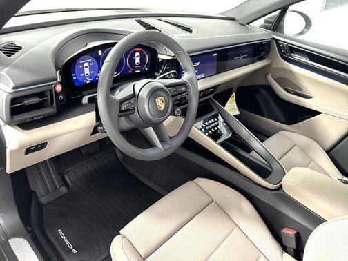 2024 Porsche Macan Electric 4
