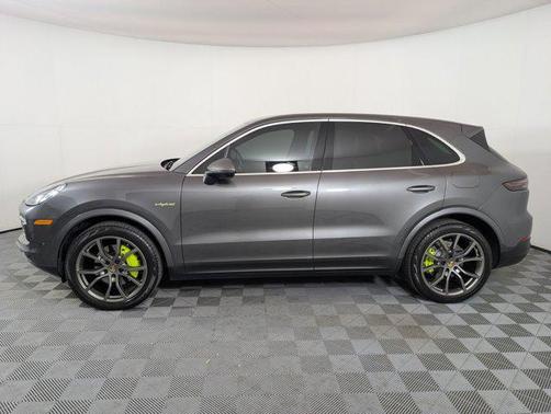 2023 Porsche Cayenne E-Hybrid