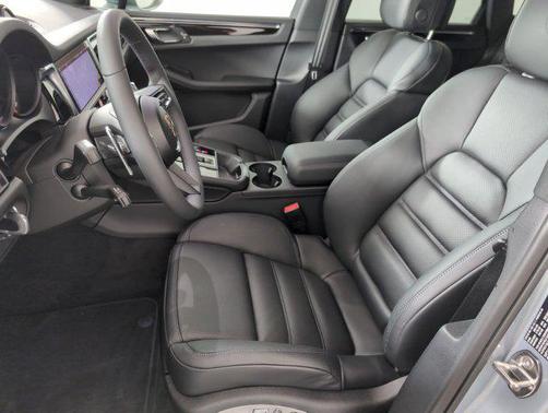2025 Porsche Macan AWD