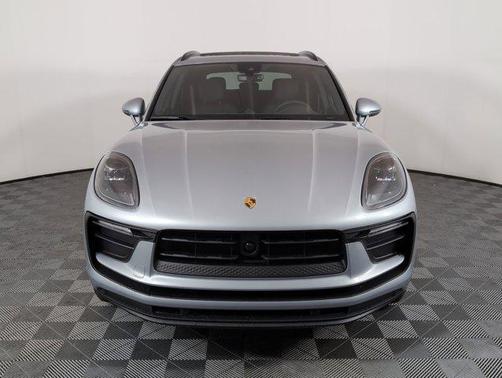 2025 Porsche Macan AWD