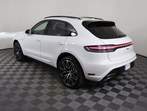 2025 Porsche Macan Base