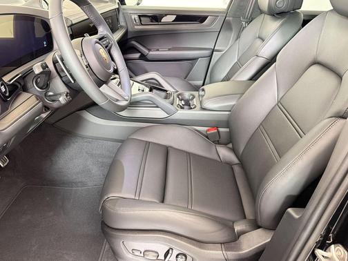 Chromite Black Metallic 2026 Porsche Cayenne GTS