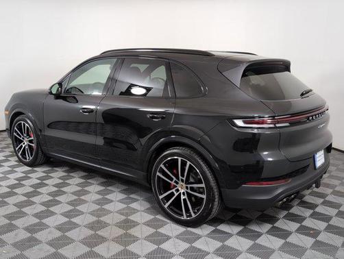 2024 Porsche Cayenne S
