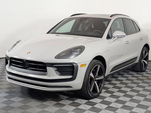 2025 Porsche Macan Base