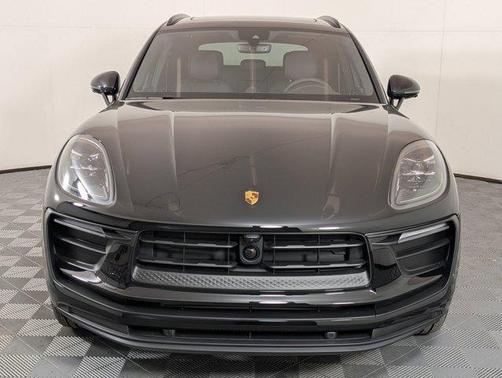 2026 Porsche Macan AWD