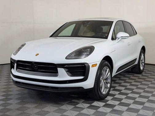 2026 Porsche Macan AWD