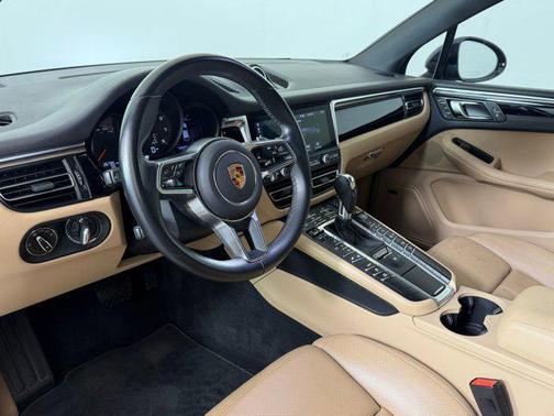 2021 Porsche Macan AWD