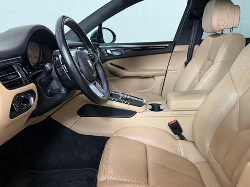 2021 Porsche Macan AWD