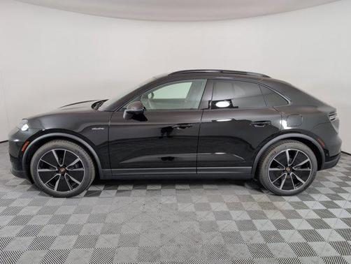 2025 Porsche Macan 4
