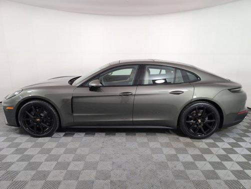 2025 Porsche Panamera RWD