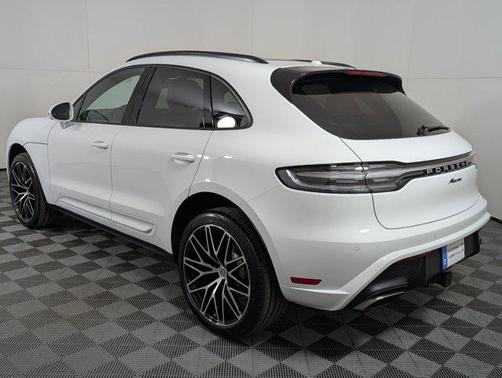 2026 Porsche Macan AWD