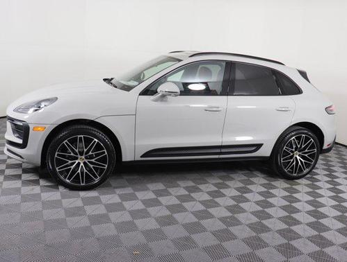 2025 Porsche Macan Base