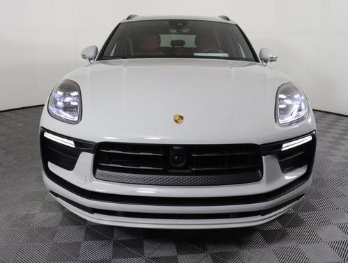 2025 Porsche Macan Base