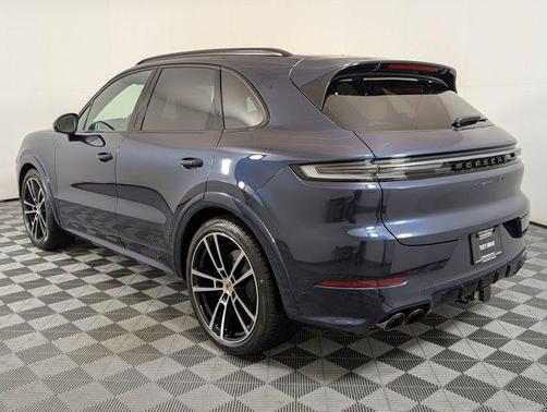 Algarve Blue Metallic 2026 Porsche Cayenne GTS