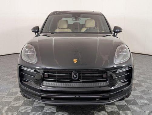 2026 Porsche Macan AWD