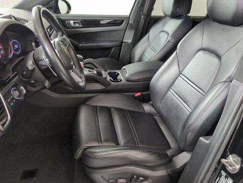 2022 Porsche Cayenne Platinum Edition