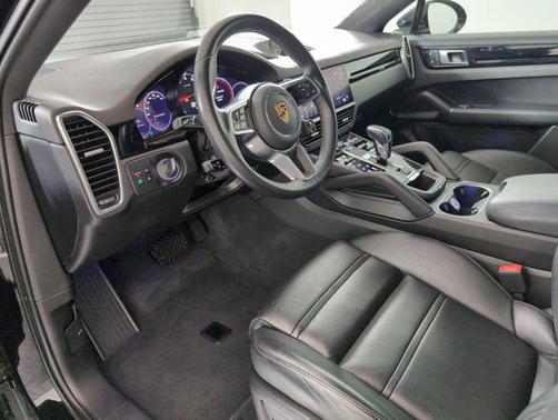 2022 Porsche Cayenne Platinum Edition