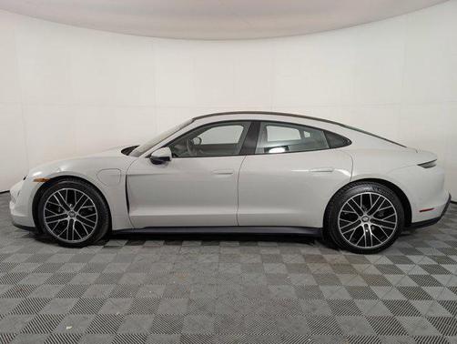 2022 Porsche Taycan RWD