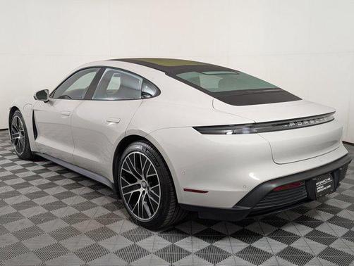 2022 Porsche Taycan RWD