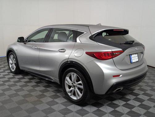 2018 INFINITI QX30 PURE